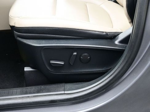 Used 2021 Ford Escape SEL image 11