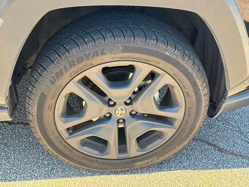 Used 2024 Toyota RAV4 Adventure image 12