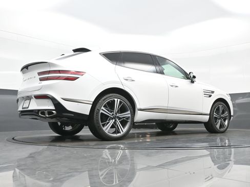 New 2025 Genesis GV80 3.5T e-SC image 17
