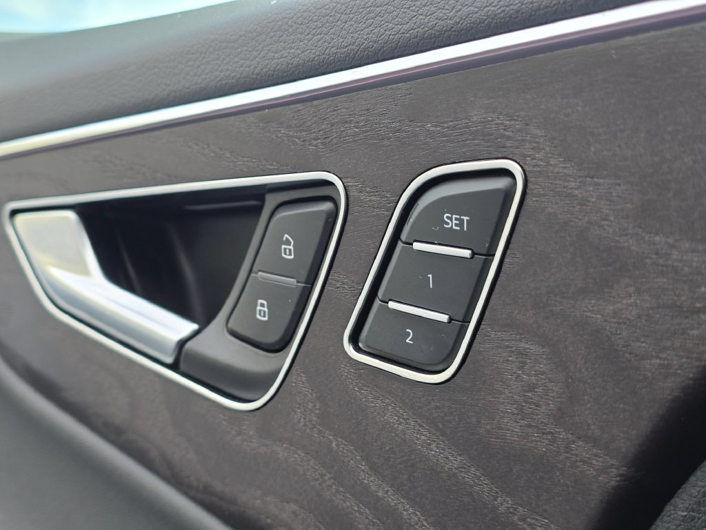 Used 2023 Audi Q7 3.0T Premium Plus w/ Premium Plus Package AWD/4WD image 25