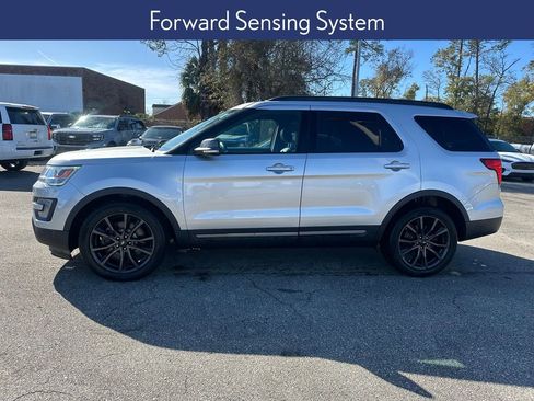 Used 2017 Ford Explorer XLT w/ Equipment Group 202A image 14