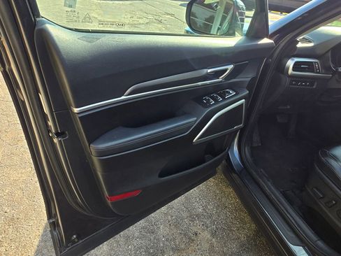 Used 2020 Kia Telluride S w/ S 8 Passenger Seating Package image 8