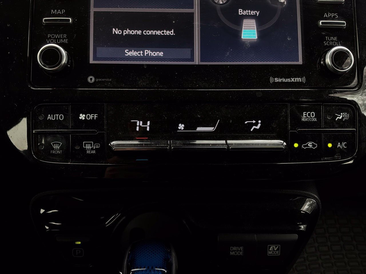 Used 2021 Toyota Prius LE FWD image 28