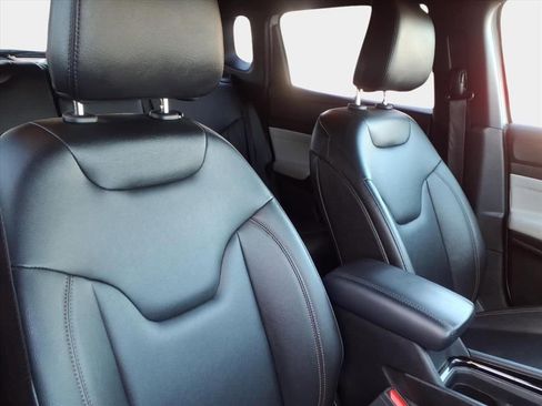 Used 2024 Jeep Compass Limited image 17