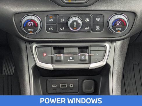 Used 2023 GMC Terrain SLE w/ Driver Convenience Package FWD image 19
