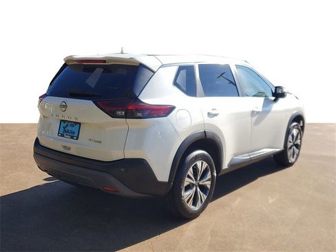 Used 2023 Nissan Rogue SV image 4