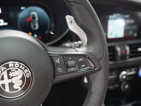 New 2025 Alfa Romeo Giulia AWD w/ Driving Assist Package image 22