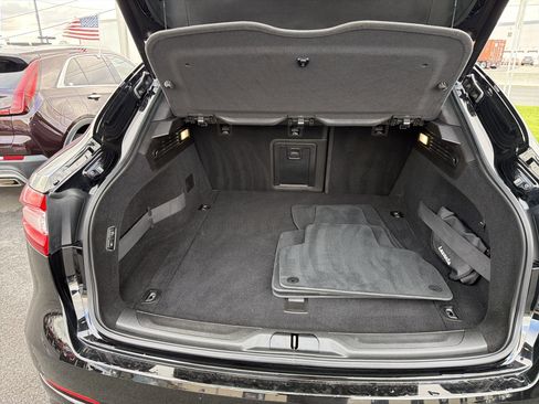 Used 2019 Maserati Levante image 27