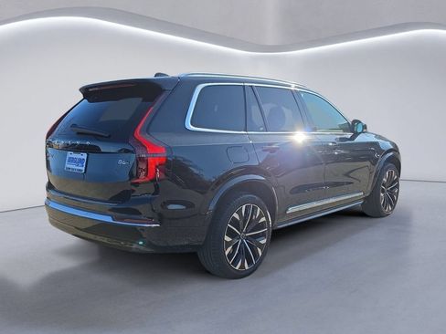 Used 2026 Volvo XC90 B6 Plus w/ Protection Package Premier AWD/4WD image 4