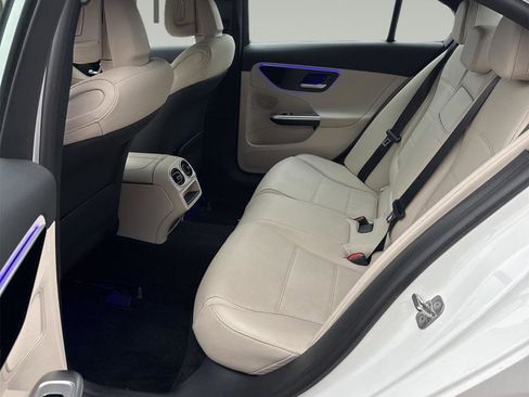 Used 2025 Mercedes-Benz C 300 4MATIC Sedan image 11