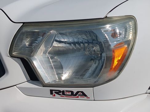 Used 2013 Toyota Tacoma PreRunner image 36