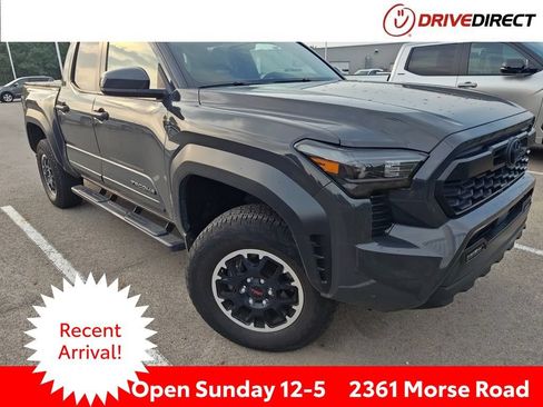 Used 2024 Toyota Tacoma TRD Off-Road AWD/4WD image 1