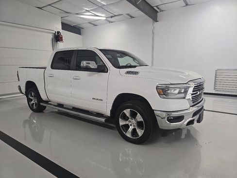 Used 2023 RAM 1500 Laramie AWD/4WD image 3