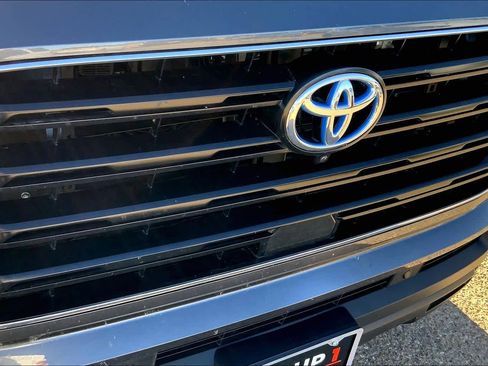 Used 2024 Toyota Sequoia SR5 image 36