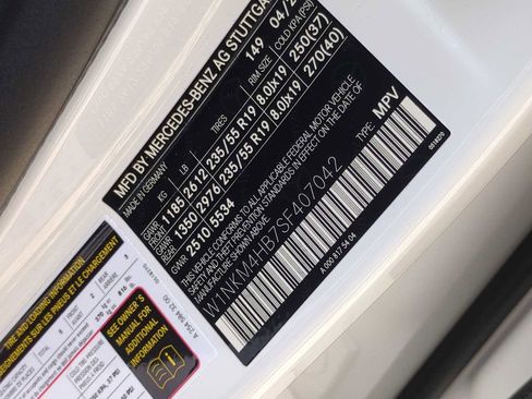 Certified 2025 Mercedes-Benz GLC 300 4MATIC image 36