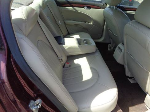 Used 2007 Buick Lucerne CXL w/ Driver Confidence Package FWD image 10