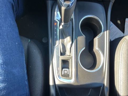 Used 2021 Chevrolet Equinox LT image 24