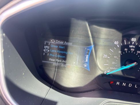 Used 2019 Ford Fusion SE FWD image 18