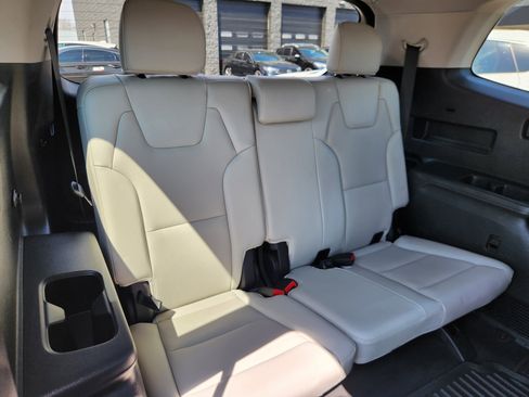 Used 2020 Kia Telluride EX w/ EX Premium Package image 17