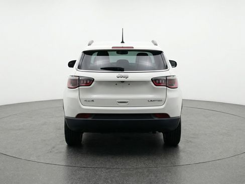 Used 2025 Jeep Compass Latitude AWD/4WD image 7