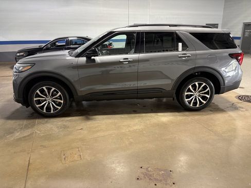 New 2026 Ford Explorer ST-Line image 5