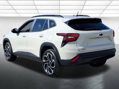 New 2026 Chevrolet Trax RS w/ Driver Confidence Package image 3