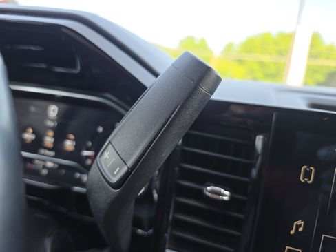 Used 2024 GMC Sierra 1500 SLT AWD/4WD image 24
