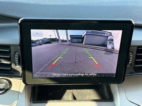 Used 2023 Ford Explorer XLT w/ Class IV Trailer Tow Package AWD/4WD image 16