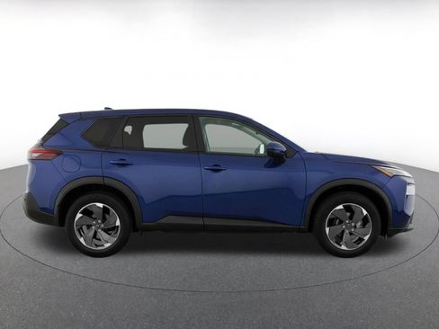 Used 2025 Nissan Rogue SV AWD/4WD image 10