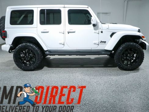 Used 2023 Jeep Wrangler Unlimited Sahara AWD/4WD image 7