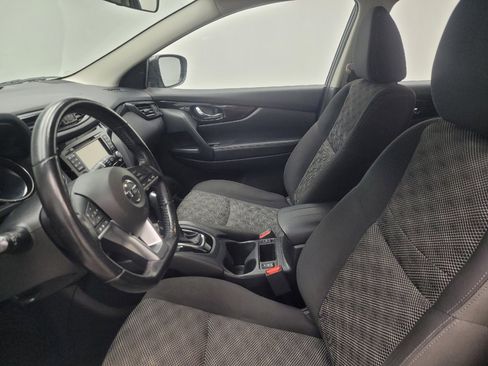 Used 2017 Nissan Rogue Sport SV w/ SV Premium Package image 17