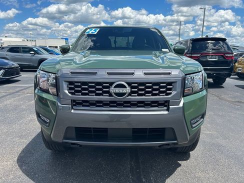 Used 2025 Nissan Frontier SV w/ SV Convenience Package AWD/4WD image 3