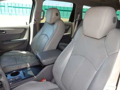 Used 2015 Chevrolet Traverse LT FWD image 16