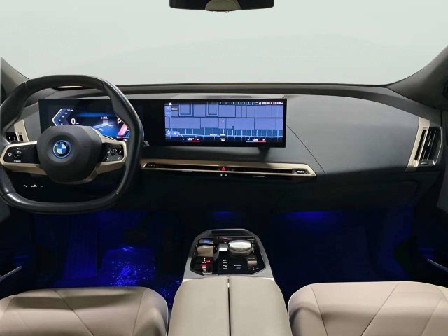Used 2023 BMW iX xDrive50 AWD/4WD image 15