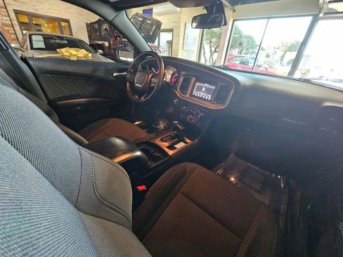 Used 2019 Dodge Charger SXT w/ Plus Group image 18