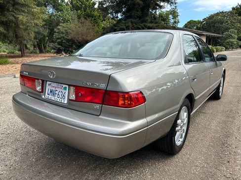 Used 2000 Toyota Camry XLE FWD image 15