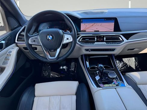 Used 2020 BMW X7 xDrive40i w/ Luxury Seating Package AWD/4WD image 5