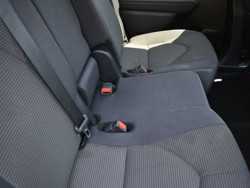 Used 2025 Toyota Highlander LE FWD image 25