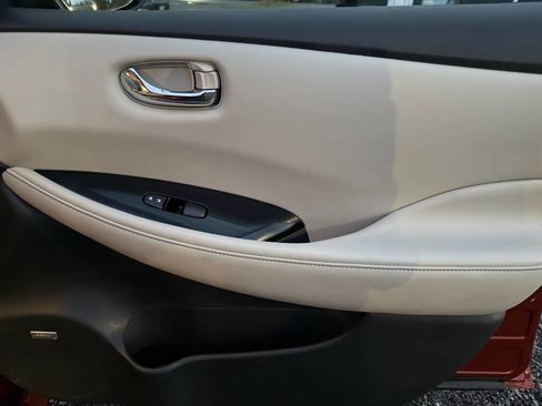 Used 2019 Nissan Leaf SL w/ SL Technology Package image 32