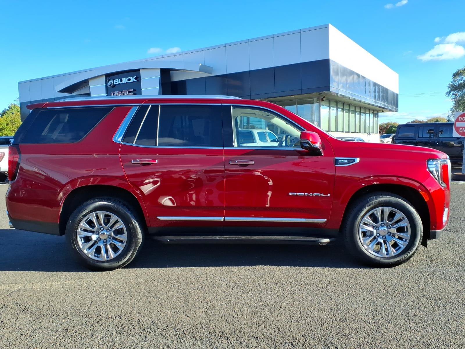 Certified 2023 GMC Yukon Denali w/ Advanced Technology Package AWD/4WD image 2