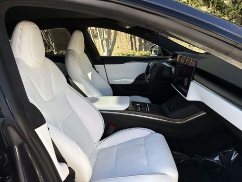 Used 2023 Tesla Model S Plaid image 35