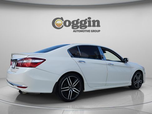 Used 2016 Honda Accord Sport image 5