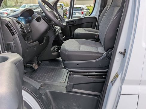 Used 2025 RAM ProMaster 2500 w/ Safety Group FWD image 10