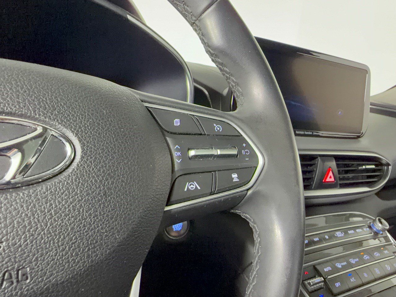 Used 2023 Hyundai Santa Fe SEL w/ Premium Package FWD image 19