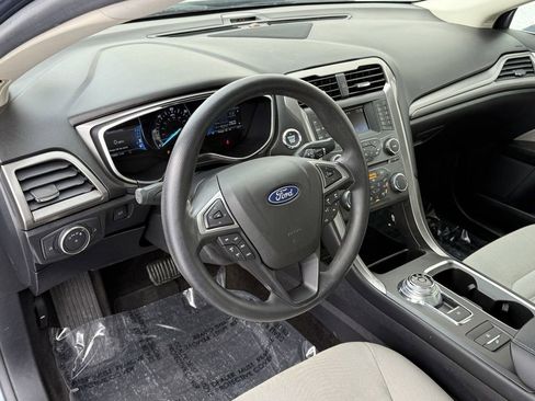 Used 2018 Ford Fusion S image 15