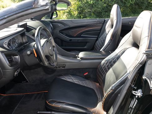 Used 2018 Aston Martin Vanquish S RWD image 25