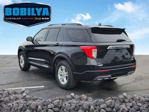 Used 2022 Ford Explorer XLT w/ Equipment Group 202A image 4