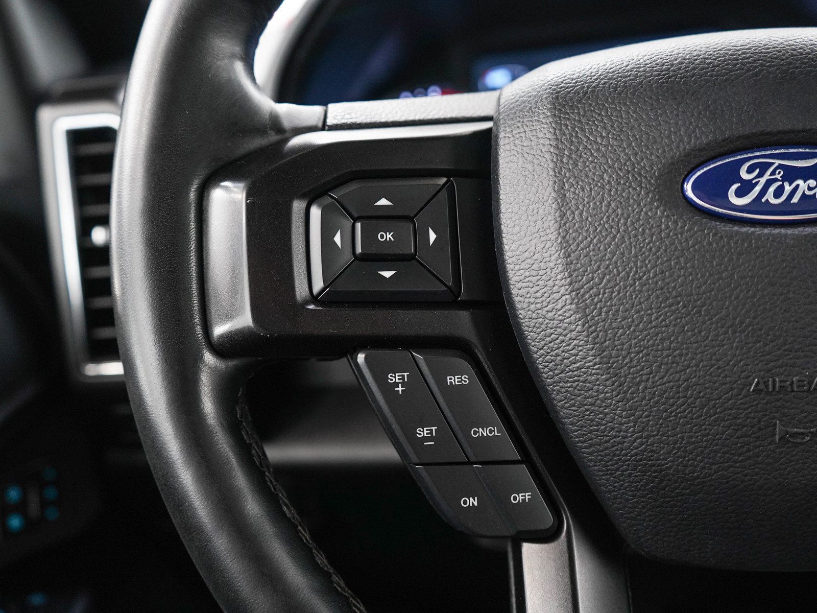 Used 2019 Ford Expedition Limited AWD/4WD image 27