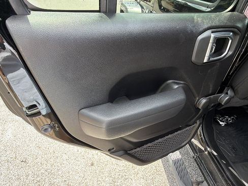 Used 2023 Jeep Wrangler Unlimited Sport AWD/4WD image 18