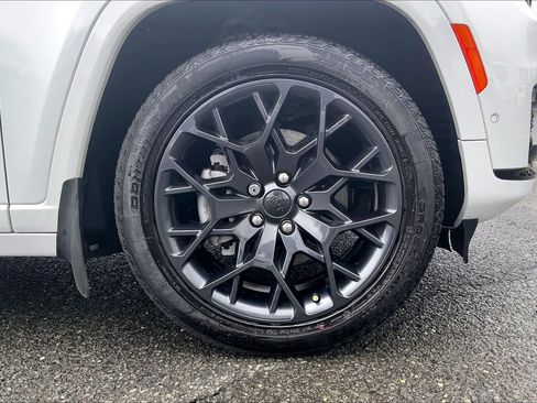 Certified 2025 Jeep Grand Cherokee L Summit image 10